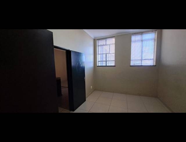 1 BEDROOM APARTMENT FOR SALE IN BRAAMFONTEIN